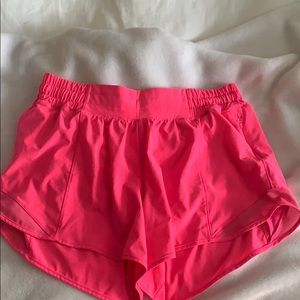 Lululemon hotty hot short II long hot pink sz8